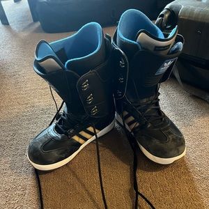 Adidas samba snowboarding boots
